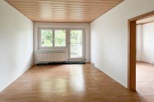 Wohnzimmer mit Balkon Zweiraumwohnung mit Balkon im 1.OG im beliebten Erfurt M�bisburg