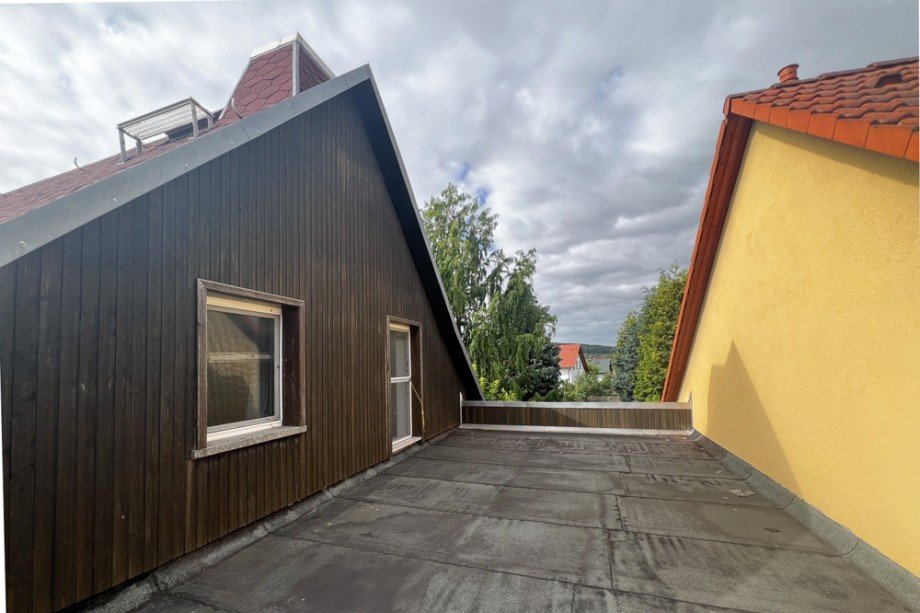 Dachfl�che Garage- perfekt f�r eine gro�e Dcahterrasse Einfamilienhaus Erfurt / Niedernissa