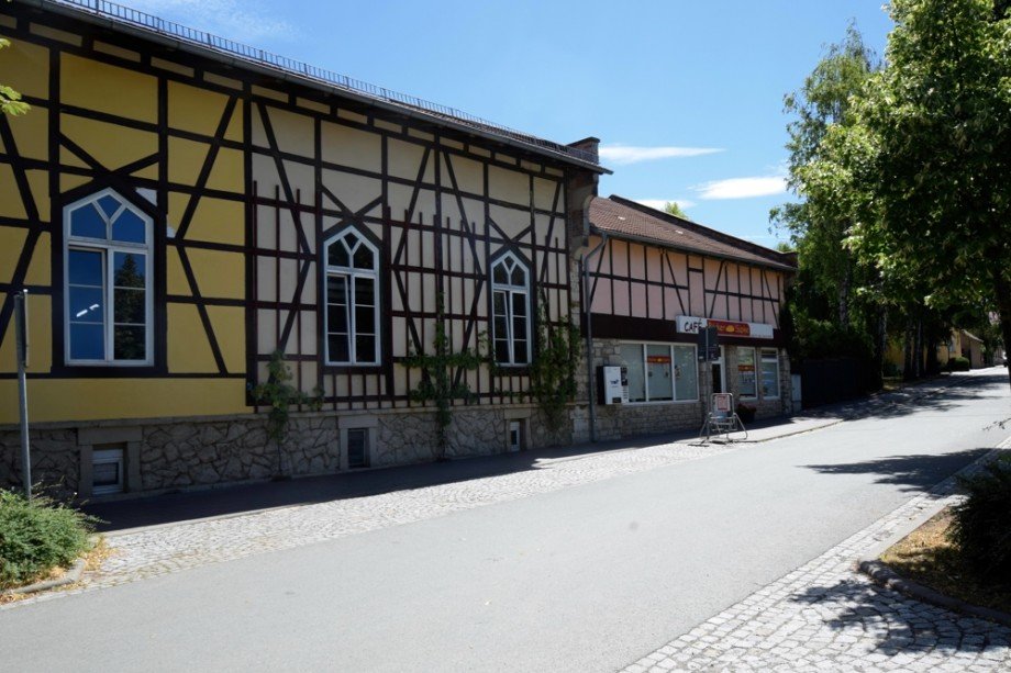 Seitenansicht mit B�cker Haus Nohra