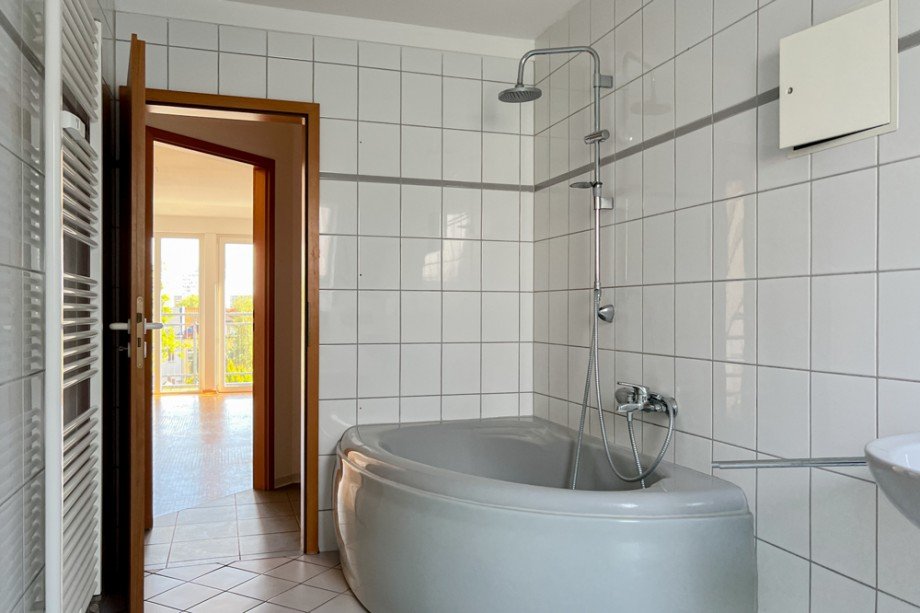 Bad mit Badewanne Maisonettewohnung Erfurt