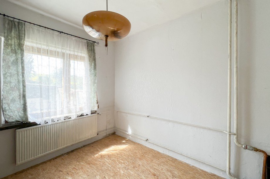 Hintere Zimmer im EG Mehrfamilienhaus Bretleben