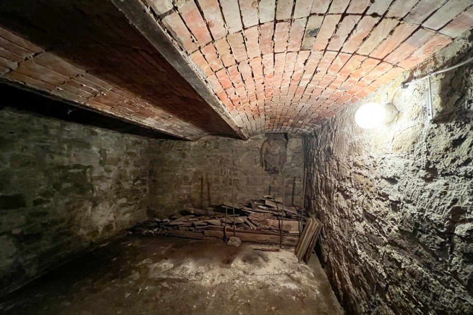 Kellerraum Scheune Bauernhaus Gro�heringen