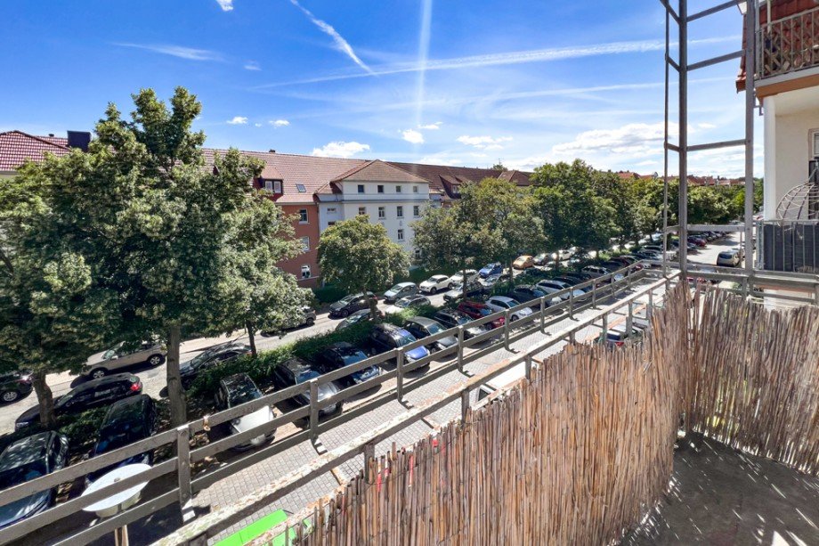 Balkon zur Stra�e Etagenwohnung Erfurt / Daberstedt