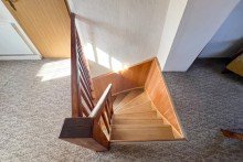 Treppenaufgang Traditionelles Einfamilienhaus mit gro�er Scheune & h�bschem Garten