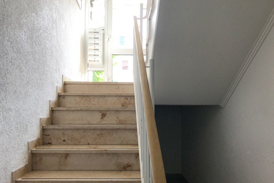 Treppenaufgang vom Keller Etagenwohnung Erfurt / Niedernissa