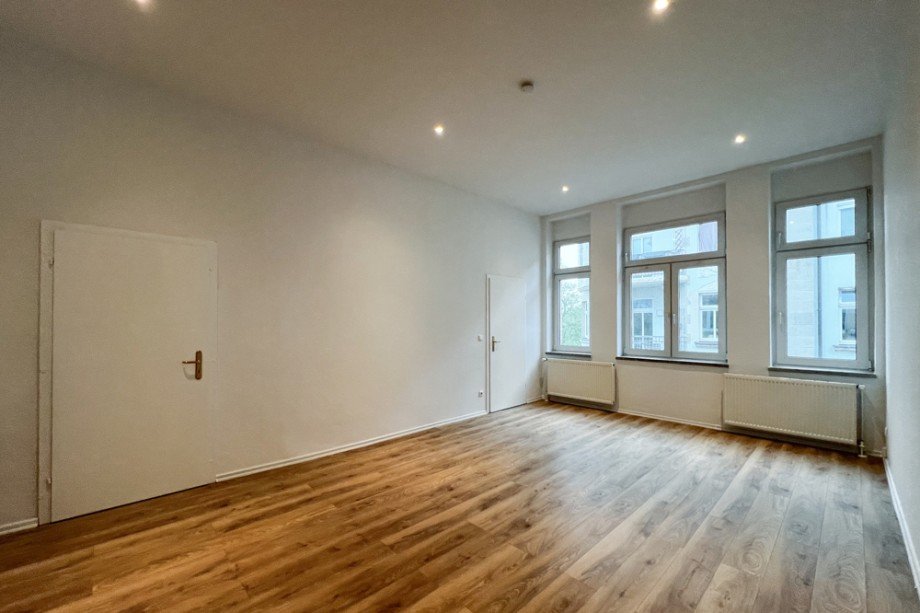 Modernes Wohnzimmer Etagenwohnung Erfurt / L�bervorstadt
