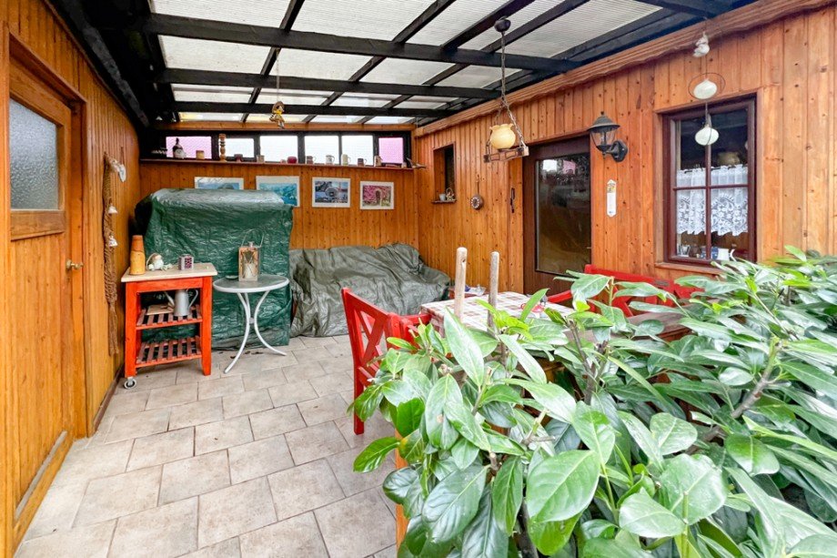 Terrasse zwischen Wohnhaus und Gartenh�uschen Doppelhaush�lfte Unstrut- Hainich /Gro�engottern