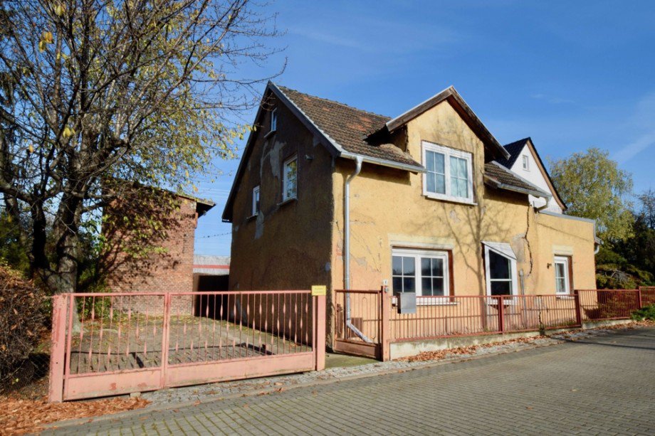 Haus mit Nebengeb�ude Einfamilienhaus Erfurt