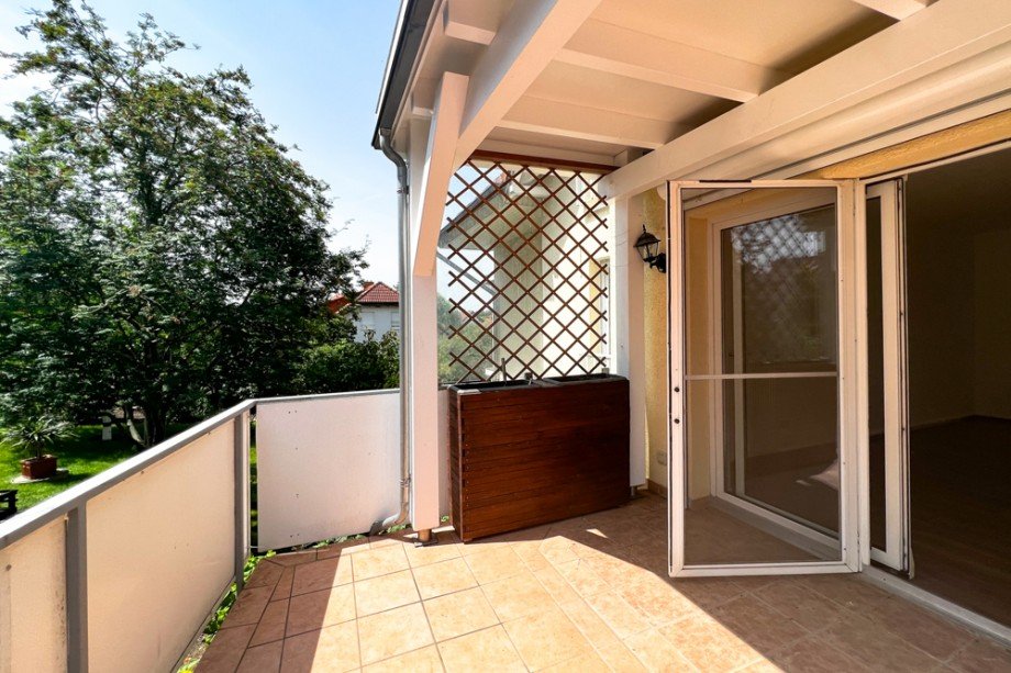 Terrasse mit Blick ins Gr�ne Erdgeschosswohnung Nesse- Apfelst�dt / Kornhochheim