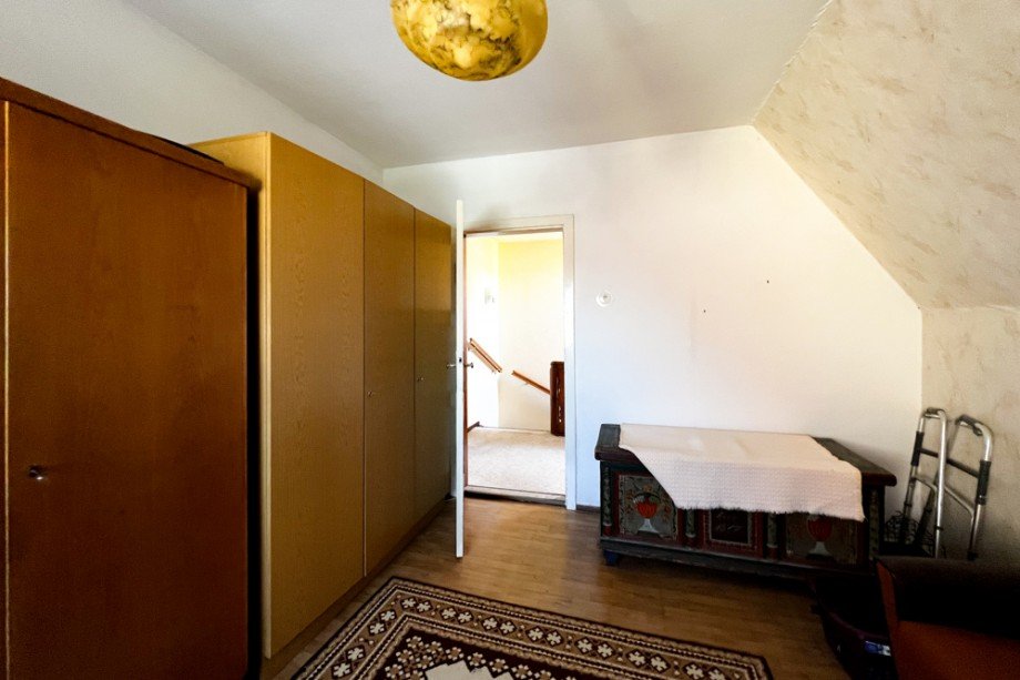 Blick vom linken Schlafzimmer in den Flur Doppelhaush�lfte Am Ettersberg