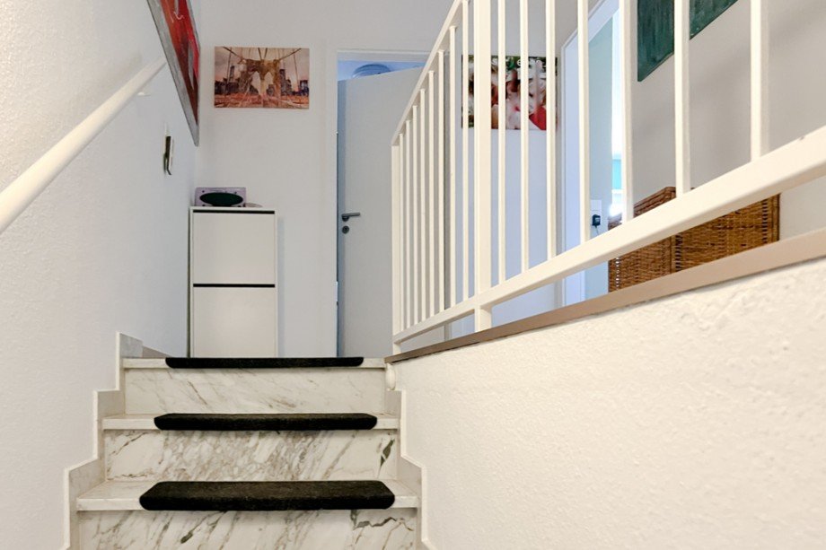 Treppe zum OG Reihenmittelhaus Erfurt/ Frienstedt