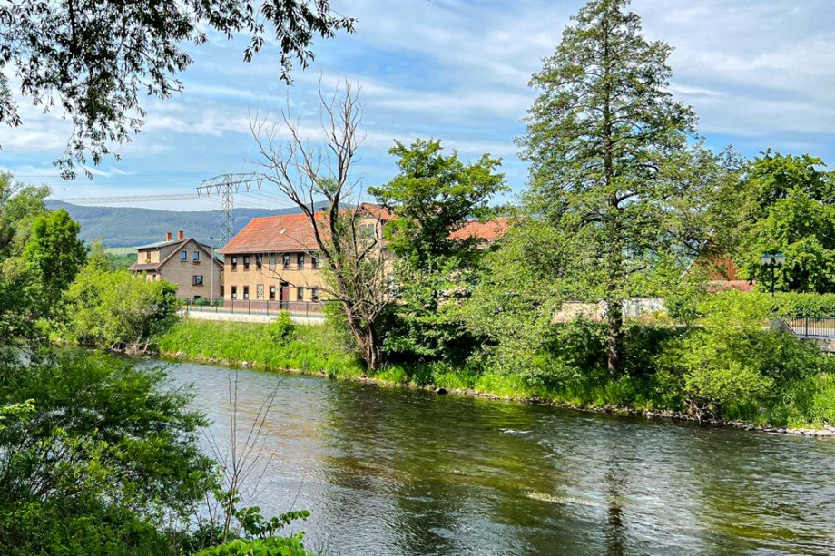 Geb�ude mit Ausbaupotential direkt an der Saale Haus Saalfeld/Saale / Remsch�tz