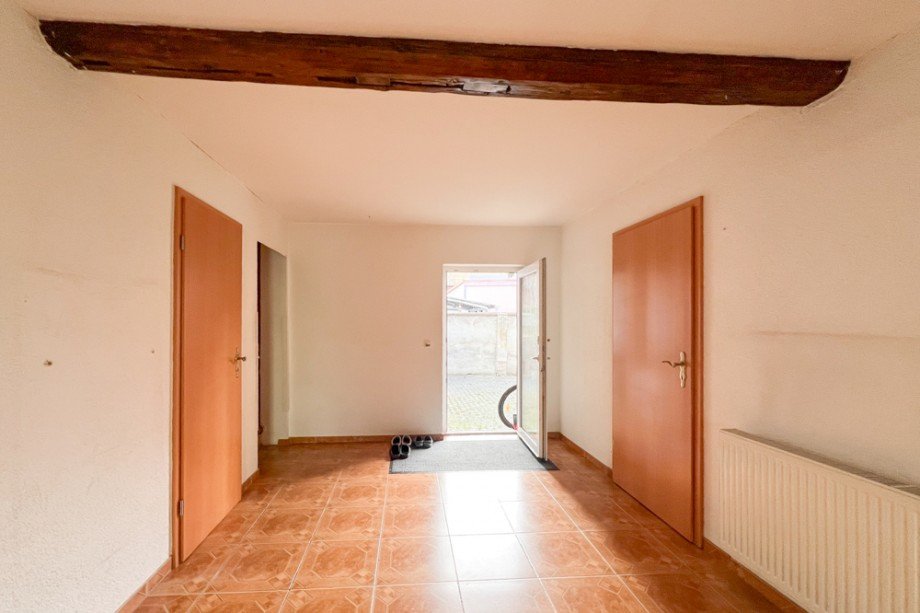 Flur mit Blick in den Innenhof Einfamilienhaus Unstrut- Hainich / Sch�nstedt